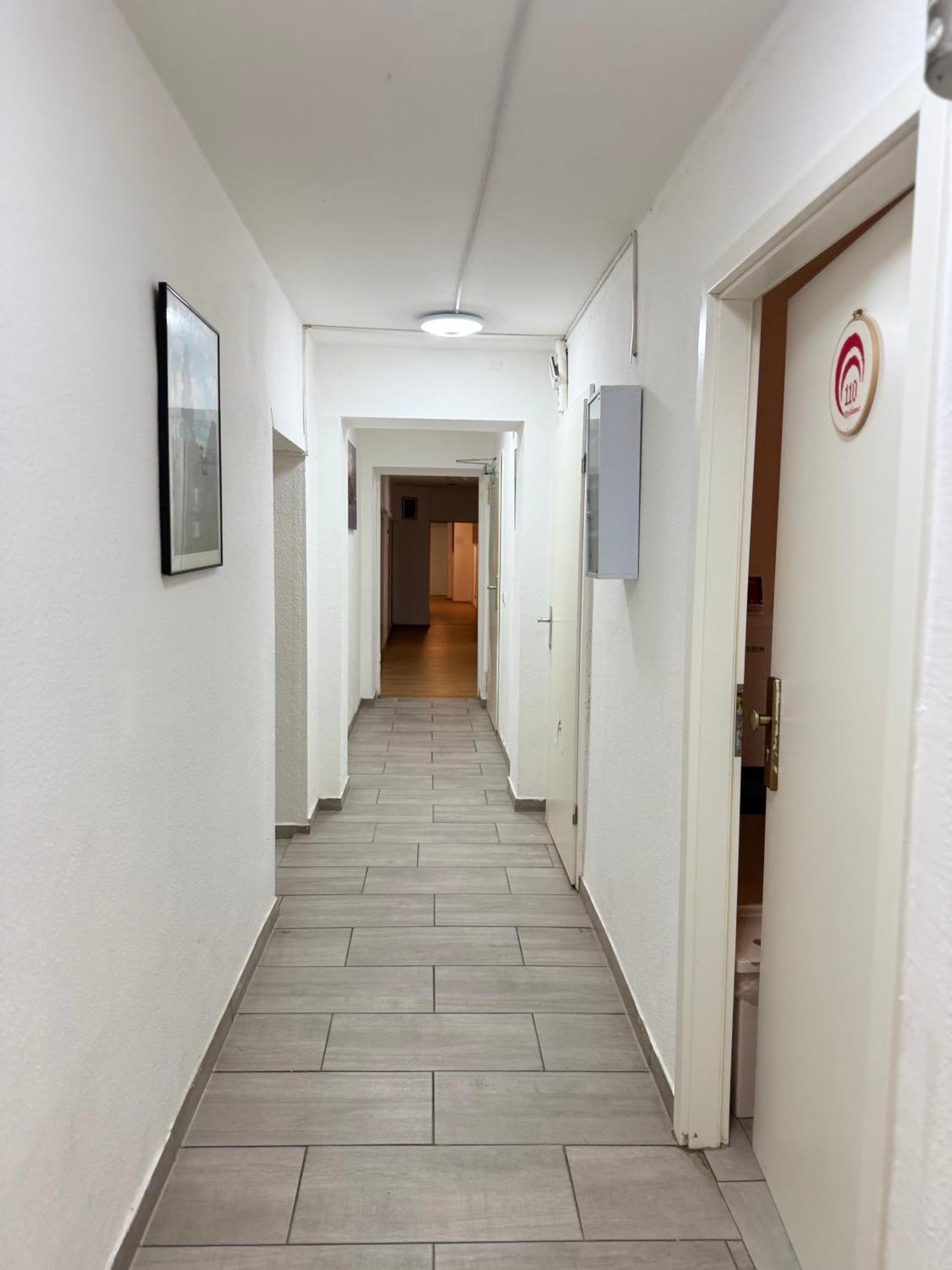 ホテル ガルニ エミール ケルン エクステリア 写真